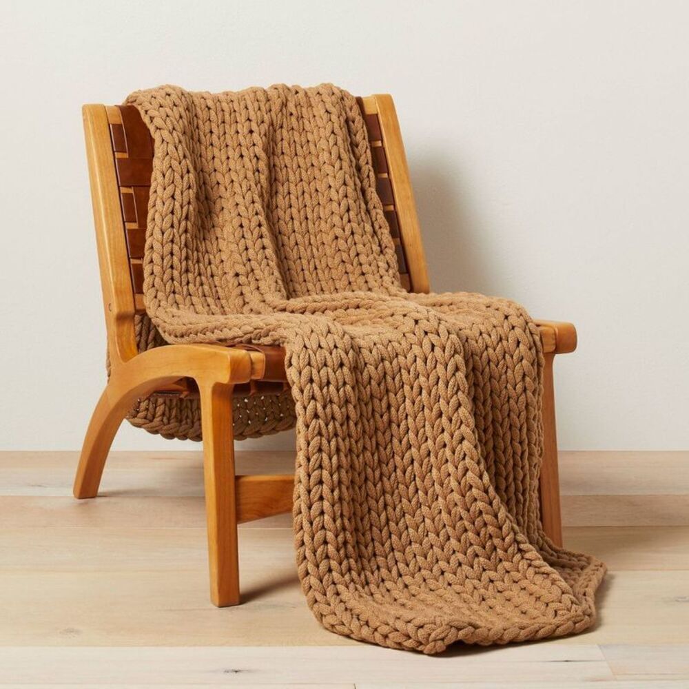 Casaluna - 50"x70" Oversized Solid Bed Throw Warm Brown - Cas Brown - Picture 4 of 4